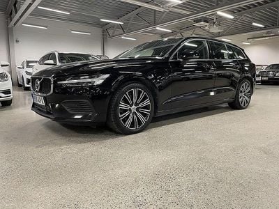 Begagnad Volvo V60 Momentum 253 HK (186 kW) 2020 Svart Kombi
