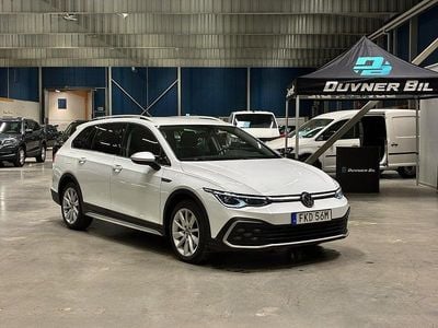 Vit Begagnad 2022 VW Golf Alltrack Executive Kombi | 299 900 kr (Marknadspris)