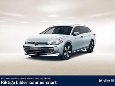 Oyster silver metallic Ny 2025 VW Passat Business Kombi | 469 000 kr (Dyr)