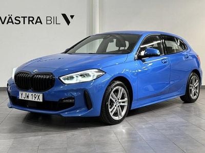 Begagnad BMW 118 Shadowline 136 HK (100 kW) 2021 Blå Halvkombi