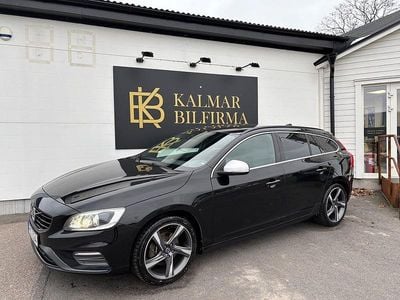 Svart Begagnad 2016 Volvo V60 R-Design Kombi | 144 900 kr (Marknadspris)
