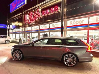 Grå Begagnad 2018 Volvo V90 Momentum Kombi | 194 500 kr (Marknadspris)