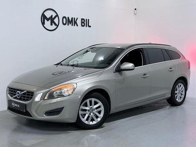 Begagnad Volvo V60 Momentum 163 HK (119 kW) 2011 Ljusbrun Kombi