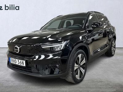 Svart Begagnad 2022 Volvo XC40 Plus SUV | 359 900 kr