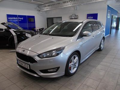 Begagnad Ford Focus ST-Line 126 HK (92 kW) 2017 Grå (moondust silver met) Kombi