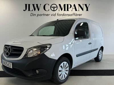 begagnad Mercedes Citan 109 CDI 90hk I Dragkrok I MOMS I 3-sits