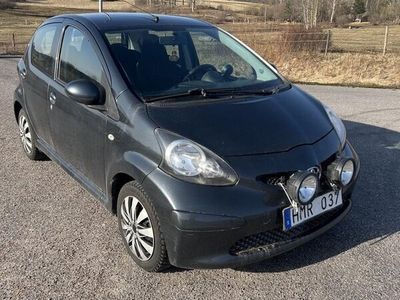 begagnad Toyota Aygo 5-dörrar 1.0. Lågmil/bränslesnål.