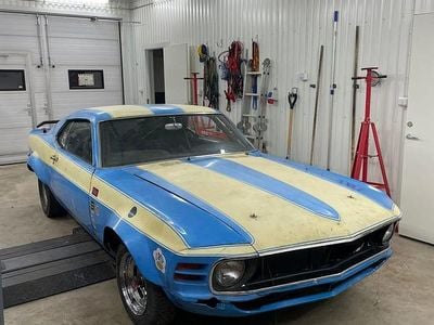 Gul / blå Begagnad 1970 Ford Mustang Sportkupé | 300 000 kr