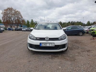 Begagnad VW Golf VI GTD 170 HK (125 kW) 2011 Vit Halvkombi