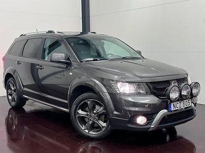 Grå Begagnad 2015 Fiat Freemont Black Code SUV | 149 900 kr (Lite dyr)