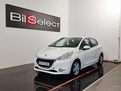 Begagnad Peugeot 208 82 HK (60 kW) 2015 Vit Halvkombi