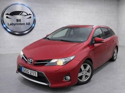 Begagnad Toyota Auris Touring Sports Comfort 136 HK (100 kW) 2014 Röd Kombi