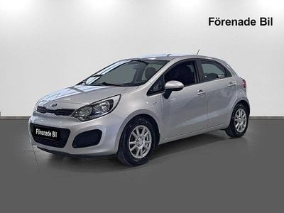 Grå Begagnad 2012 Kia Rio Halvkombi | 69 000 kr (Marknadspris)