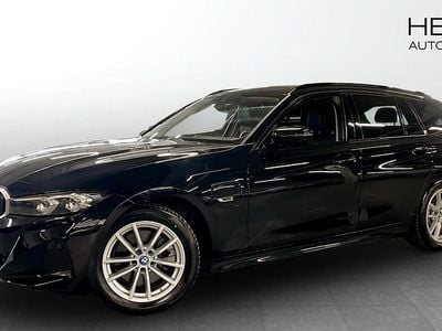 Begagnad BMW 330e Shadowline 292 HK (214 kW) 2022 Kombi