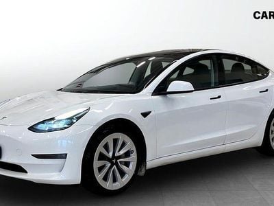 Begagnad Tesla Model 3 Long Range AWD 366 kW (498 HK) 2022 Vit Sedan