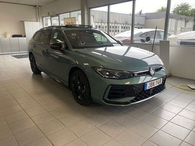 Mariposite green metallic Begagnad 2025 VW Passat R-line Kombi | 572 900 kr
