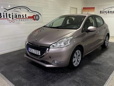 Grå Begagnad 2013 Peugeot 208 Halvkombi | 44 900 kr (Marknadspris)