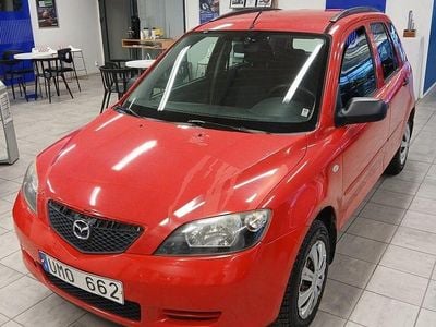 Röd Begagnad 2003 Mazda 2 Halvkombi | 14 400 kr