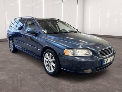 Blå Begagnad 2006 Volvo V70 Momentum Kombi | 44 900 kr (Marknadspris)