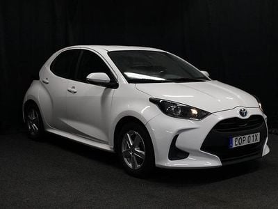 Begagnad Toyota Yaris Hybrid 116 HK (85 kW) 2021 Vit Halvkombi