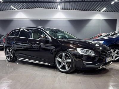 Svart Begagnad 2014 Volvo V60 Summum Kombi | 129 900 kr (Lite dyr)