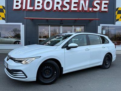 Vit Begagnad 2022 VW Golf VIII Kombi | 189 000 kr (Marknadspris)