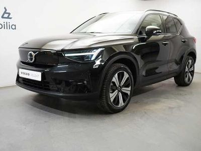 Svart Begagnad 2022 Volvo XC40 Plus SUV | 349 900 kr