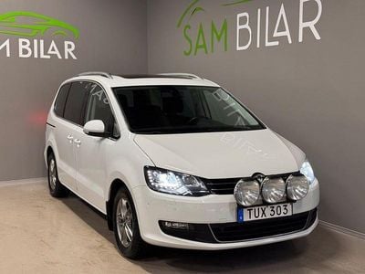 Vit Begagnad 2015 VW Sharan Minibuss | 124 900 kr (Bra pris)