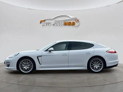 Porsche Panamera 4