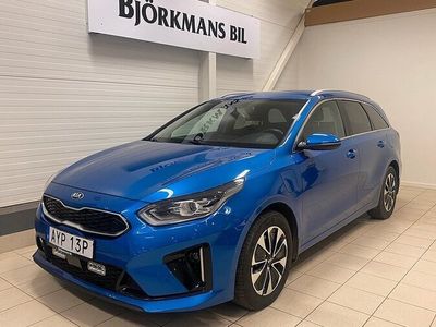 begagnad Kia Ceed Cee´dPlug-in Hybrid ADVANCE drag ledramp motorvärmare 2021, Halvkombi