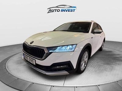Vit Begagnad 2023 Skoda Octavia Scout Kombi | 339 900 kr (Marknadspris)