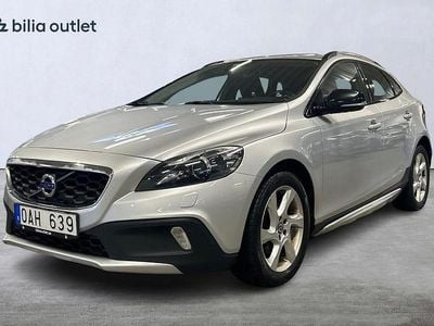 Silver Begagnad 2014 Volvo V40 CC Momentum Kombi | 144 900 kr (Marknadspris)