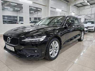 Svart Begagnad 2020 Volvo V60 Momentum Kombi | 239 700 kr (Bra pris)