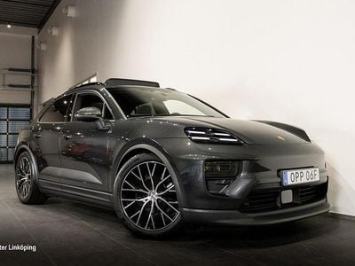 Grå (grey) Ny 2025 Porsche Macan SUV | 1 166 800 kr (Marknadspris)