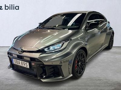 Silver Begagnad 2024 Toyota Yaris Premium Halvkombi | 589 900 kr (Bra pris)