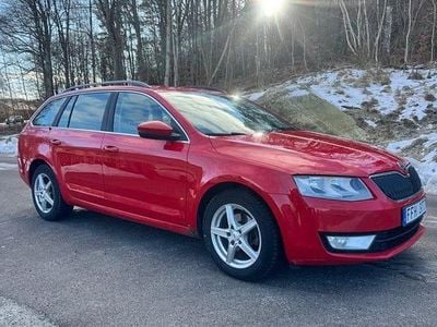Begagnad Skoda Octavia Ambition 105 HK (77 kW) 2014 Röd Kombi