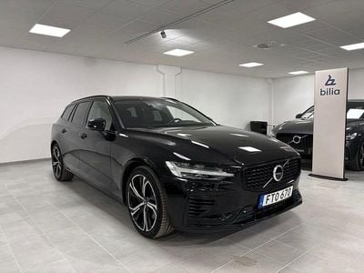Svart Begagnad 2023 Volvo V60 R-Design Kombi | 389 900 kr (Marknadspris)
