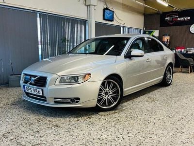 Ljusgrå Begagnad 2007 Volvo S80 Momentum Sedan | 49 900 kr (Marknadspris)