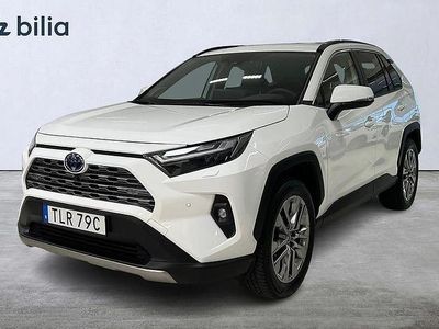 Vit Begagnad 2024 Toyota RAV4 Hybrid Executive SUV | 489 900 kr (Lite dyr)