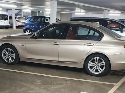 Begagnad BMW 320 Comfort Edition 184 HK (135 kW) 2013 Champaign färgad