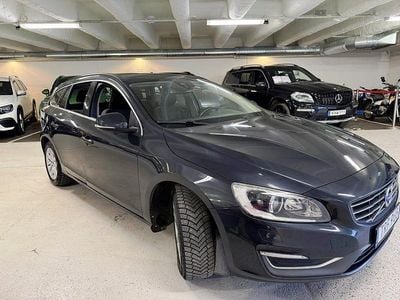 Gråmetallic Begagnad 2015 Volvo V60 Momentum Kombi | 69 900 kr (Marknadspris)