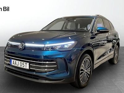 Blå Begagnad 2024 VW Tiguan Elegance SUV | 439 900 kr (Marknadspris)
