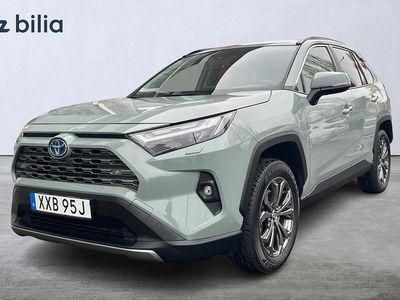 Grön Begagnad 2022 Toyota RAV4 Hybrid Executive SUV | 399 900 kr (Marknadspris)