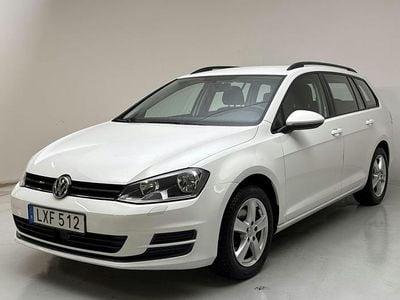 Vit Begagnad 2016 VW Golf VII | 137 800 kr (Marknadspris)