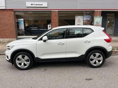 Vit Begagnad 2019 Volvo XC40 Momentum SUV | 229 000 kr (Marknadspris)