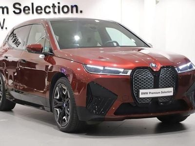 Röd Begagnad 2023 BMW iX Comfort Edition SUV | 539 000 kr (Lite dyr)