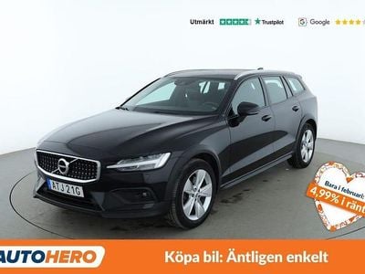 Begagnad Volvo V60 CC Momentum 192 HK (141 kW) 2019 Svart Kombi