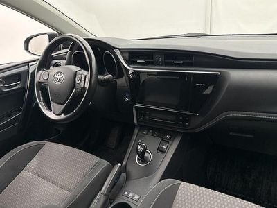 Silver Begagnad 2018 Toyota Auris Touring Sports Kombi | 164 900 kr (Marknadspris)