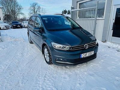 Grå metallic Begagnad 2019 VW Touran Minibuss | 209 900 kr