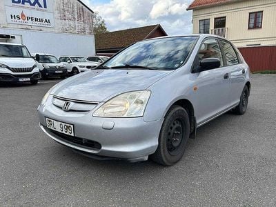 Ljusgrå Begagnad 2001 Honda Civic Halvkombi | 7 500 kr (Marknadspris)